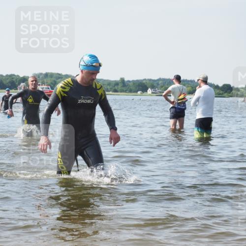 22.06.2025 - Viking Triathlon KatJ http://msf.ph/oto/8111766 22.06.2025 10:40:09 Schwimmen 248, 379, 394, 487, 538, 553 meine-sportfotos.de