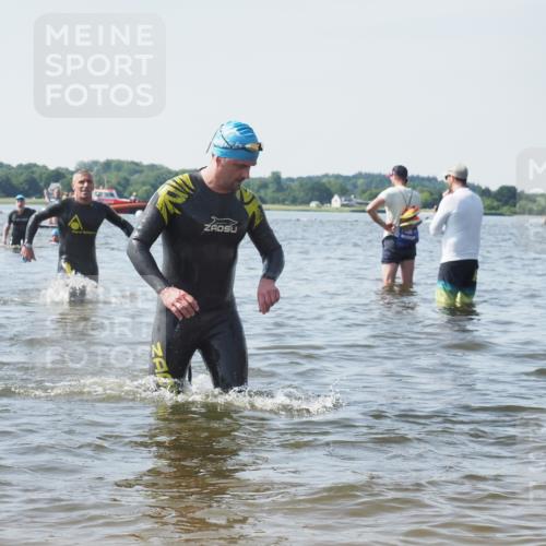 22.06.2025 - Viking Triathlon KatJ http://msf.ph/oto/8111773 22.06.2025 10:40:09 Schwimmen 248, 379, 394, 487, 538, 553 meine-sportfotos.de