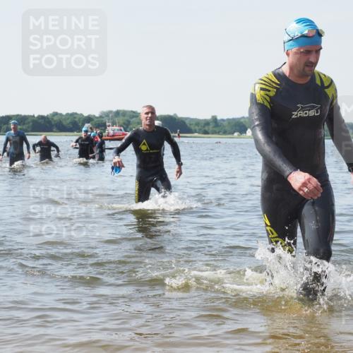 22.06.2025 - Viking Triathlon KatJ http://msf.ph/oto/8111791 22.06.2025 10:40:12 Schwimmen 248, 379, 385, 394, 487, 517, 538, 553 meine-sportfotos.de
