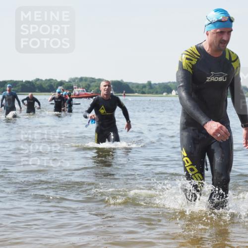 22.06.2025 - Viking Triathlon KatJ http://msf.ph/oto/8111796 22.06.2025 10:40:12 Schwimmen 248, 379, 385, 394, 487, 517, 538, 553 meine-sportfotos.de