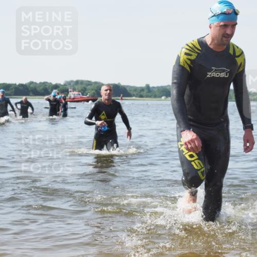 22.06.2025 - Viking Triathlon KatJ http://msf.ph/oto/8111802 22.06.2025 10:40:12 Schwimmen 248, 379, 385, 394, 487, 517, 538, 553 meine-sportfotos.de