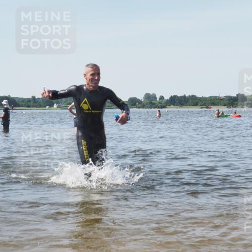 22.06.2025 - Viking Triathlon KatJ http://msf.ph/oto/8111842 22.06.2025 10:40:15 Schwimmen 248, 375, 379, 385, 394, 487, 517, 538, 553 meine-sportfotos.de