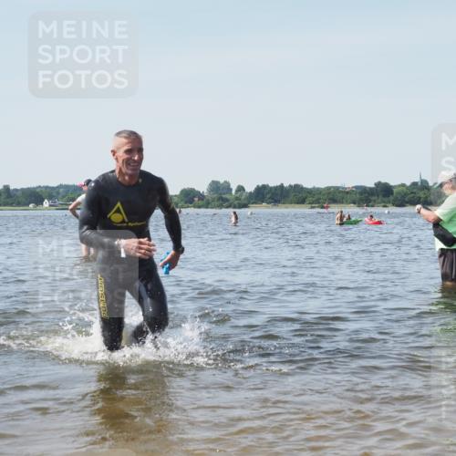22.06.2025 - Viking Triathlon KatJ http://msf.ph/oto/8111858 22.06.2025 10:40:16 Schwimmen 248, 375, 379, 385, 394, 487, 517, 538, 553 meine-sportfotos.de
