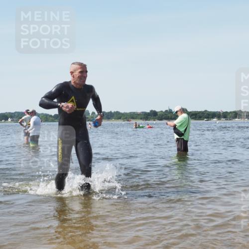 22.06.2025 - Viking Triathlon KatJ http://msf.ph/oto/8111904 22.06.2025 10:40:16 Schwimmen 248, 375, 379, 385, 394, 487, 517, 538, 553 meine-sportfotos.de