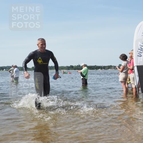 22.06.2025 - Viking Triathlon KatJ http://msf.ph/oto/8111918 22.06.2025 10:40:17 Schwimmen 248, 375, 379, 385, 394, 487, 517, 553 meine-sportfotos.de