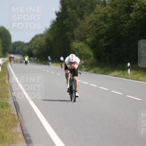 22.06.2025 - Viking Triathlon Yannick Fuchs http://msf.ph/oto/8111940 22.06.2025 11:36:40 Radfahren 416, 521 meine-sportfotos.de