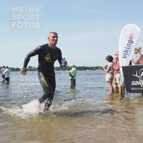 22.06.2025 - Viking Triathlon KatJ http://msf.ph/oto/8111944 22.06.2025 10:40:17 Schwimmen 248, 375, 379, 385, 394, 487, 517, 553 meine-sportfotos.de