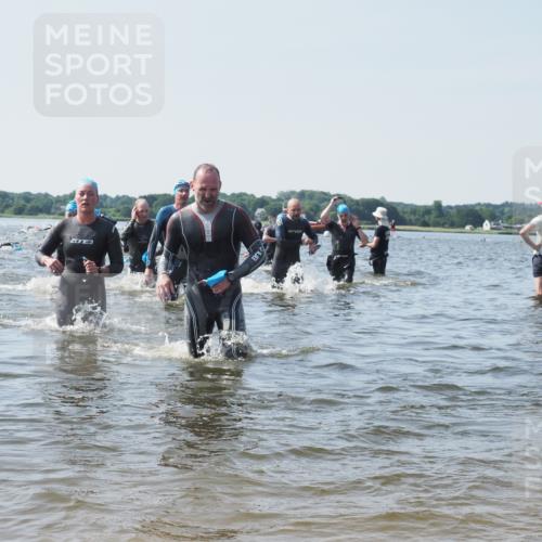 22.06.2025 - Viking Triathlon KatJ http://msf.ph/oto/8111958 22.06.2025 10:40:20 Schwimmen 248, 254, 375, 379, 385, 394, 487, 511, 517, 553 meine-sportfotos.de