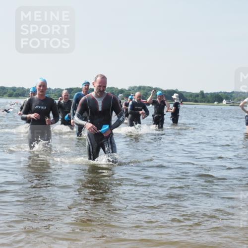 22.06.2025 - Viking Triathlon KatJ http://msf.ph/oto/8111962 22.06.2025 10:40:20 Schwimmen 248, 254, 375, 379, 385, 394, 487, 511, 517, 553 meine-sportfotos.de