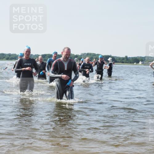 22.06.2025 - Viking Triathlon KatJ http://msf.ph/oto/8111969 22.06.2025 10:40:20 Schwimmen 248, 254, 375, 379, 385, 394, 487, 511, 517, 553 meine-sportfotos.de