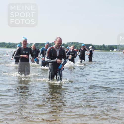 22.06.2025 - Viking Triathlon KatJ http://msf.ph/oto/8111973 22.06.2025 10:40:20 Schwimmen 248, 254, 375, 379, 385, 394, 487, 511, 517, 553 meine-sportfotos.de