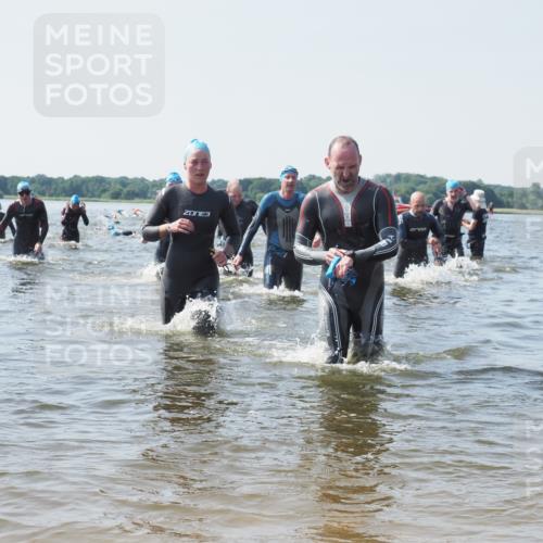 22.06.2025 - Viking Triathlon KatJ http://msf.ph/oto/8111993 22.06.2025 10:40:21 Schwimmen 228, 254, 291, 375, 379, 385, 394, 487, 511, 517, 553 meine-sportfotos.de