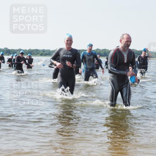 22.06.2025 - Viking Triathlon KatJ http://msf.ph/oto/8111996 22.06.2025 10:40:22 Schwimmen 44, 228, 254, 291, 375, 379, 385, 394, 487, 511, 517, 553 meine-sportfotos.de
