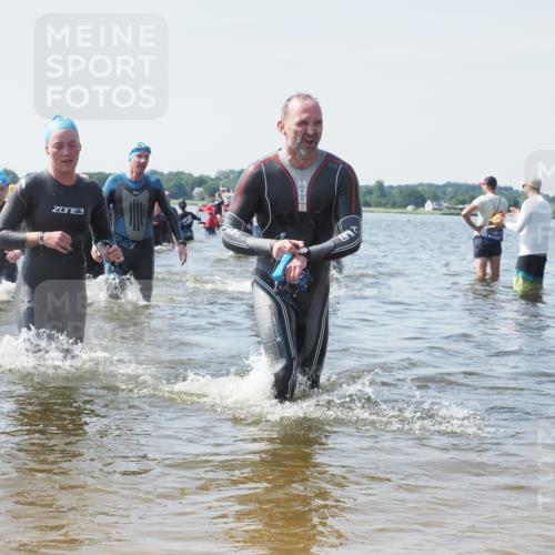 22.06.2025 - Viking Triathlon KatJ http://msf.ph/oto/8112026 22.06.2025 10:40:22 Schwimmen 44, 228, 254, 291, 375, 379, 385, 394, 487, 511, 517, 553 meine-sportfotos.de