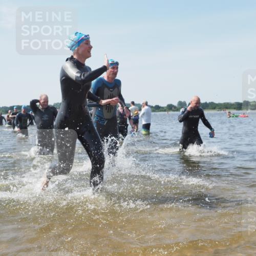 22.06.2025 - Viking Triathlon KatJ http://msf.ph/oto/8112119 22.06.2025 10:40:27 Schwimmen 44, 228, 254, 275, 291, 325, 375, 379, 385, 394, 487, 511, 514, 517, 553, 556, 644, 657 meine-sportfotos.de