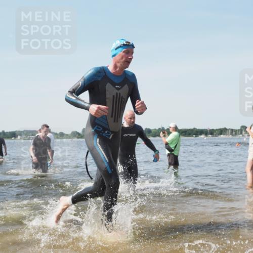 22.06.2025 - Viking Triathlon KatJ http://msf.ph/oto/8112161 22.06.2025 10:40:28 Schwimmen 44, 228, 254, 275, 291, 325, 375, 379, 385, 487, 511, 514, 517, 556, 644, 657 meine-sportfotos.de