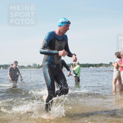 22.06.2025 - Viking Triathlon KatJ http://msf.ph/oto/8112168 22.06.2025 10:40:28 Schwimmen 44, 228, 254, 275, 291, 325, 375, 379, 385, 487, 511, 514, 517, 556, 644, 657 meine-sportfotos.de