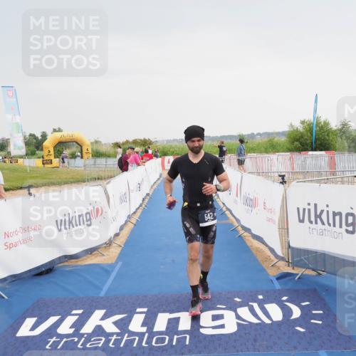 22.06.2025 - Viking Triathlon MichiJ http://msf.ph/oto/8112193 22.06.2025 16:41:12 Ziel 542 meine-sportfotos.de