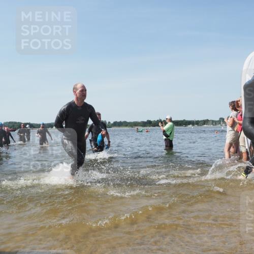 22.06.2025 - Viking Triathlon KatJ http://msf.ph/oto/8112204 22.06.2025 10:40:29 Schwimmen 44, 228, 239, 254, 275, 291, 325, 375, 379, 385, 487, 511, 514, 517, 556, 644, 657 meine-sportfotos.de