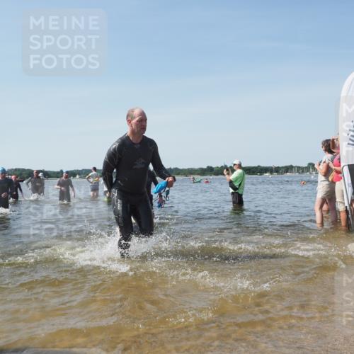 22.06.2025 - Viking Triathlon KatJ http://msf.ph/oto/8112221 22.06.2025 10:40:30 Schwimmen 44, 228, 239, 254, 275, 291, 325, 375, 385, 487, 511, 514, 517, 556, 644, 655, 657 meine-sportfotos.de