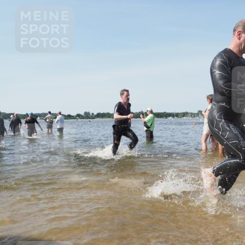 22.06.2025 - Viking Triathlon KatJ http://msf.ph/oto/8112264 22.06.2025 10:40:31 Schwimmen 44, 228, 239, 254, 275, 291, 325, 375, 385, 511, 514, 517, 556, 644, 655, 657 meine-sportfotos.de