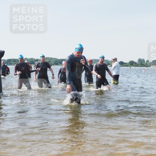 22.06.2025 - Viking Triathlon KatJ http://msf.ph/oto/8112306 22.06.2025 10:40:33 Schwimmen 44, 228, 235, 239, 254, 275, 291, 325, 361, 375, 385, 511, 514, 556, 644, 655, 657 meine-sportfotos.de
