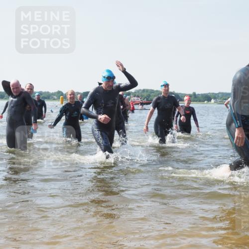 22.06.2025 - Viking Triathlon KatJ http://msf.ph/oto/8112396 22.06.2025 10:40:35 Schwimmen 44, 228, 235, 239, 254, 266, 275, 291, 325, 361, 462, 511, 514, 556, 644, 655, 657 meine-sportfotos.de