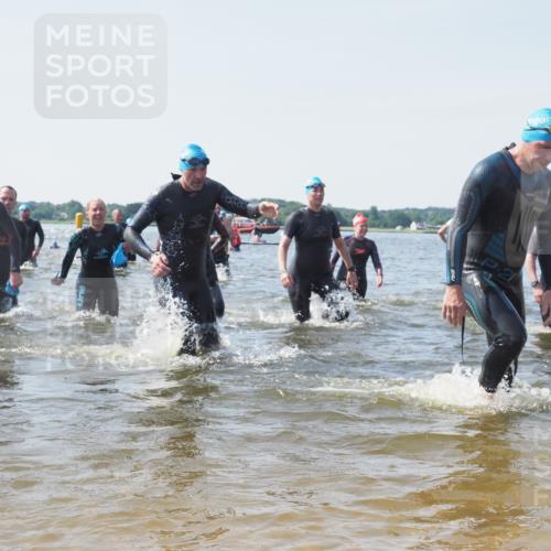 22.06.2025 - Viking Triathlon KatJ http://msf.ph/oto/8112406 22.06.2025 10:40:35 Schwimmen 44, 228, 235, 239, 254, 266, 275, 291, 325, 361, 462, 511, 514, 556, 644, 655, 657 meine-sportfotos.de