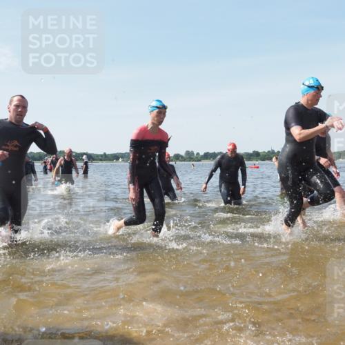 22.06.2025 - Viking Triathlon KatJ http://msf.ph/oto/8112566 22.06.2025 10:40:39 Schwimmen 44, 228, 235, 239, 254, 266, 275, 291, 325, 361, 462, 511, 514, 530, 556, 644, 655, 657 meine-sportfotos.de