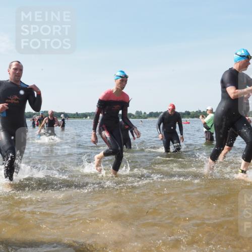 22.06.2025 - Viking Triathlon KatJ http://msf.ph/oto/8112576 22.06.2025 10:40:39 Schwimmen 44, 228, 235, 239, 254, 266, 275, 291, 325, 361, 462, 511, 514, 530, 556, 644, 655, 657 meine-sportfotos.de