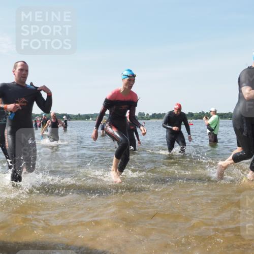 22.06.2025 - Viking Triathlon KatJ http://msf.ph/oto/8112584 22.06.2025 10:40:39 Schwimmen 44, 228, 235, 239, 254, 266, 275, 291, 325, 361, 462, 511, 514, 530, 556, 644, 655, 657 meine-sportfotos.de