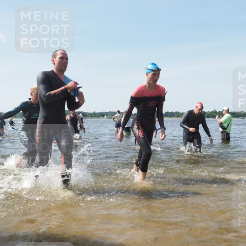 22.06.2025 - Viking Triathlon KatJ http://msf.ph/oto/8112597 22.06.2025 10:40:40 Schwimmen 44, 228, 235, 239, 254, 266, 275, 291, 325, 361, 462, 514, 530, 556, 644, 655, 657 meine-sportfotos.de