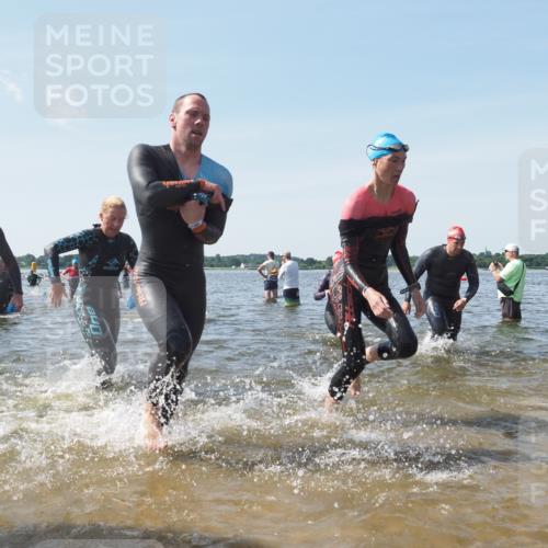 22.06.2025 - Viking Triathlon KatJ http://msf.ph/oto/8112612 22.06.2025 10:40:40 Schwimmen 44, 228, 235, 239, 254, 266, 275, 291, 325, 361, 462, 514, 530, 556, 644, 655, 657 meine-sportfotos.de