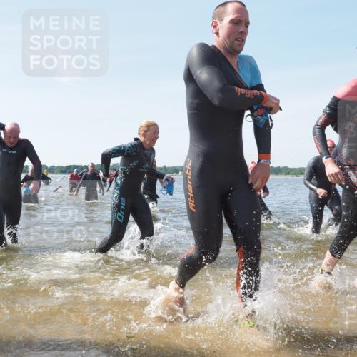 22.06.2025 - Viking Triathlon KatJ http://msf.ph/oto/8112641 22.06.2025 10:40:40 Schwimmen 44, 228, 235, 239, 254, 266, 275, 291, 325, 361, 462, 514, 530, 556, 644, 655, 657 meine-sportfotos.de