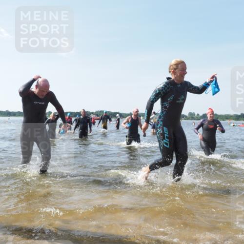 22.06.2025 - Viking Triathlon KatJ http://msf.ph/oto/8112697 22.06.2025 10:40:41 Schwimmen 44, 59, 228, 235, 239, 266, 275, 291, 325, 361, 462, 514, 530, 556, 644, 655, 657 meine-sportfotos.de