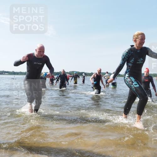 22.06.2025 - Viking Triathlon KatJ http://msf.ph/oto/8112717 22.06.2025 10:40:41 Schwimmen 44, 59, 228, 235, 239, 266, 275, 291, 325, 361, 462, 514, 530, 556, 644, 655, 657 meine-sportfotos.de