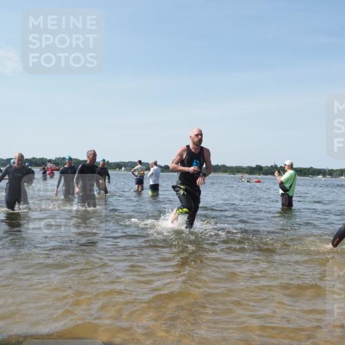 22.06.2025 - Viking Triathlon KatJ http://msf.ph/oto/8112781 22.06.2025 10:40:44 Schwimmen 59, 235, 239, 266, 275, 325, 361, 397, 462, 514, 530, 556, 644, 655, 657 meine-sportfotos.de