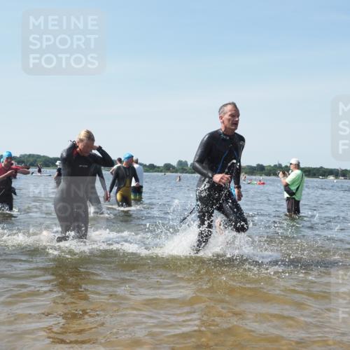 22.06.2025 - Viking Triathlon KatJ http://msf.ph/oto/8112874 22.06.2025 10:40:47 Schwimmen 59, 235, 239, 266, 325, 361, 397, 462, 530, 655, 657 meine-sportfotos.de