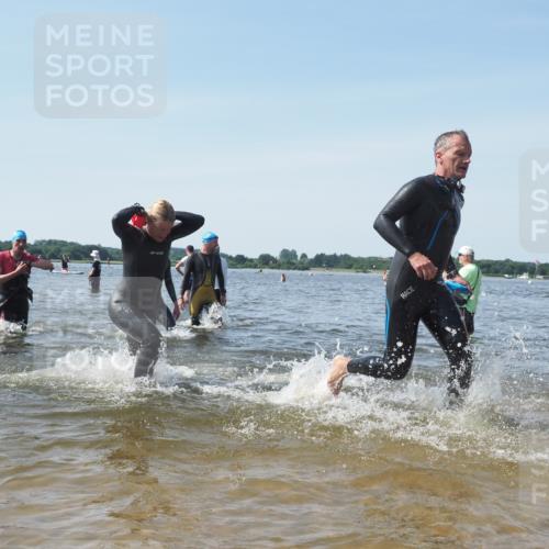 22.06.2025 - Viking Triathlon KatJ http://msf.ph/oto/8112890 22.06.2025 10:40:47 Schwimmen 59, 235, 239, 266, 325, 361, 397, 462, 530, 655, 657 meine-sportfotos.de