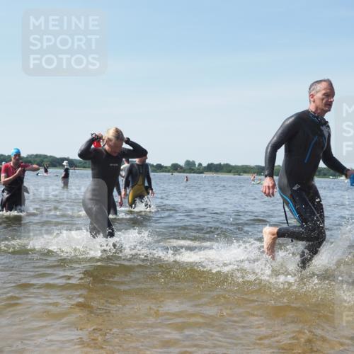 22.06.2025 - Viking Triathlon KatJ http://msf.ph/oto/8112901 22.06.2025 10:40:47 Schwimmen 59, 235, 239, 266, 325, 361, 397, 462, 530, 655, 657 meine-sportfotos.de