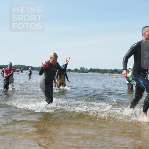 22.06.2025 - Viking Triathlon KatJ http://msf.ph/oto/8112912 22.06.2025 10:40:47 Schwimmen 59, 235, 239, 266, 325, 361, 397, 462, 530, 655, 657 meine-sportfotos.de