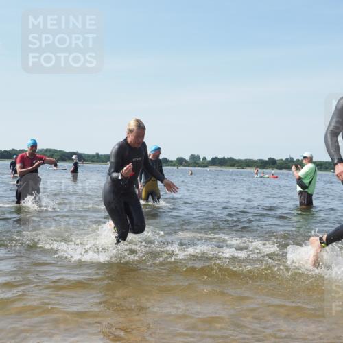 22.06.2025 - Viking Triathlon KatJ http://msf.ph/oto/8112920 22.06.2025 10:40:47 Schwimmen 59, 235, 239, 266, 325, 361, 397, 462, 530, 655, 657 meine-sportfotos.de