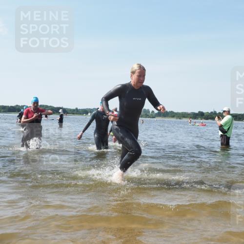 22.06.2025 - Viking Triathlon KatJ http://msf.ph/oto/8112934 22.06.2025 10:40:48 Schwimmen 59, 235, 239, 266, 361, 397, 462, 530, 655 meine-sportfotos.de