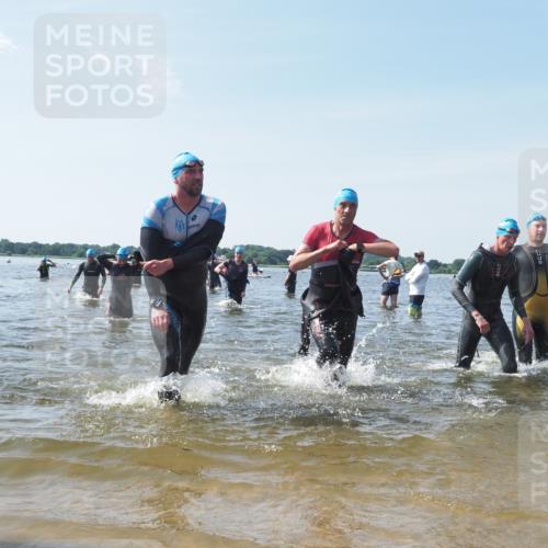 22.06.2025 - Viking Triathlon KatJ http://msf.ph/oto/8113005 22.06.2025 10:40:50 Schwimmen 59, 235, 239, 266, 361, 397, 462, 530, 655 meine-sportfotos.de