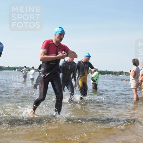 22.06.2025 - Viking Triathlon KatJ http://msf.ph/oto/8113046 22.06.2025 10:40:51 Schwimmen 59, 235, 266, 361, 397, 462, 530, 655 meine-sportfotos.de