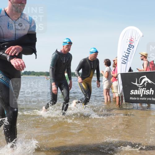 22.06.2025 - Viking Triathlon KatJ http://msf.ph/oto/8113071 22.06.2025 10:40:52 Schwimmen 59, 235, 266, 361, 389, 397, 462, 530 meine-sportfotos.de