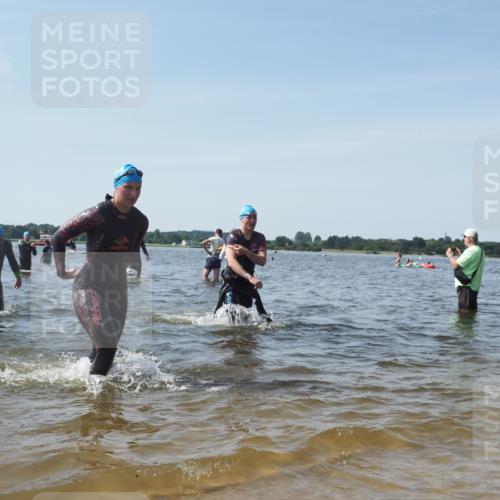 22.06.2025 - Viking Triathlon KatJ http://msf.ph/oto/8113115 22.06.2025 10:40:56 Schwimmen 59, 153, 389, 397, 462, 530 meine-sportfotos.de