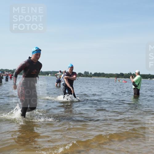 22.06.2025 - Viking Triathlon KatJ http://msf.ph/oto/8113124 22.06.2025 10:40:56 Schwimmen 59, 153, 389, 397, 462, 530 meine-sportfotos.de