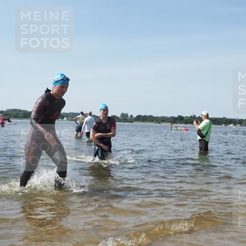 22.06.2025 - Viking Triathlon KatJ http://msf.ph/oto/8113140 22.06.2025 10:40:57 Schwimmen 59, 153, 389, 397, 496, 530 meine-sportfotos.de
