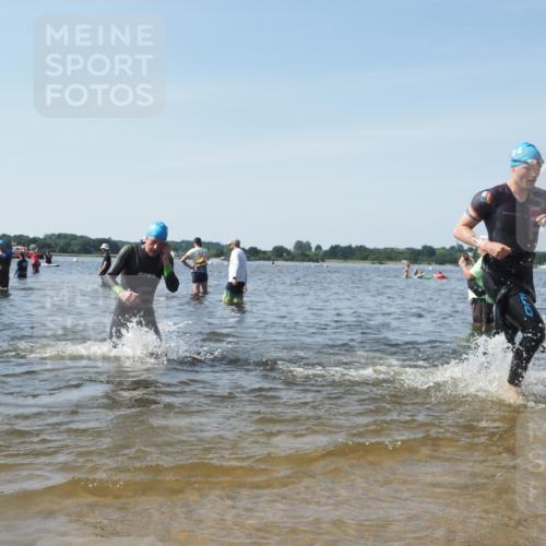 22.06.2025 - Viking Triathlon KatJ http://msf.ph/oto/8113206 22.06.2025 10:40:59 Schwimmen 59, 153, 389, 397, 496, 530 meine-sportfotos.de
